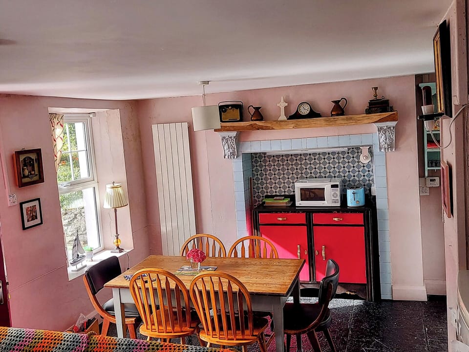 kitchen/dining