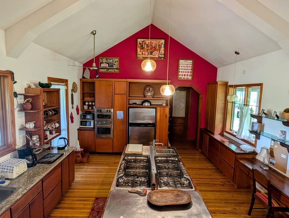 12 burners kitchen
