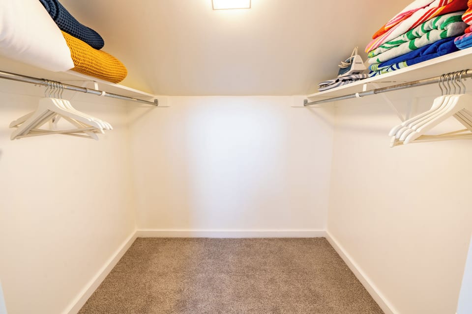 bedroom closset for bunk room