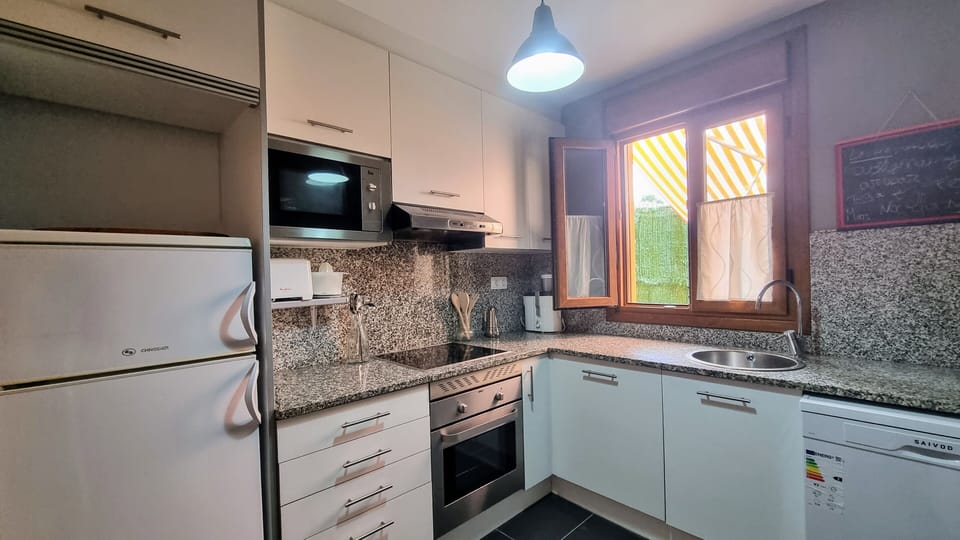 Kitchen or kitchenette,Communal kitchen