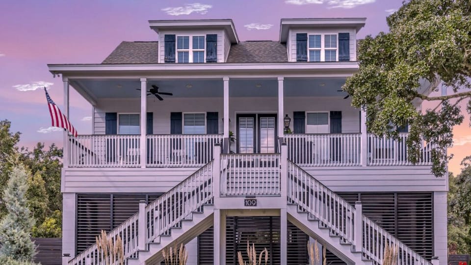 Welcome to Paradise in the Pass!