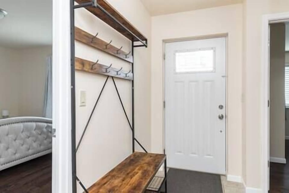 Entry way 