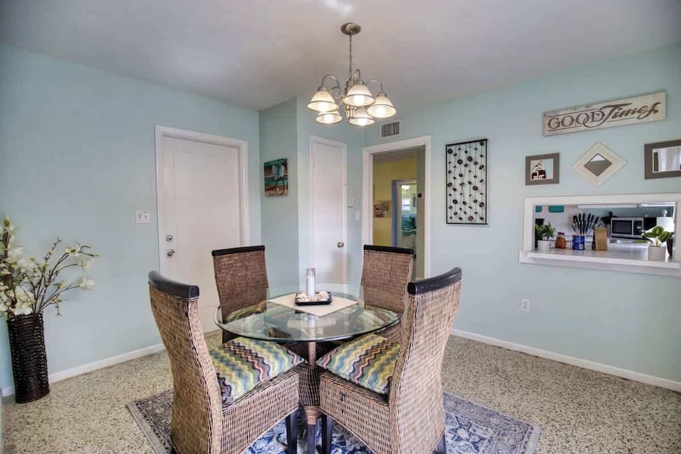 Enjoy casual meals in the comfortable dining area.