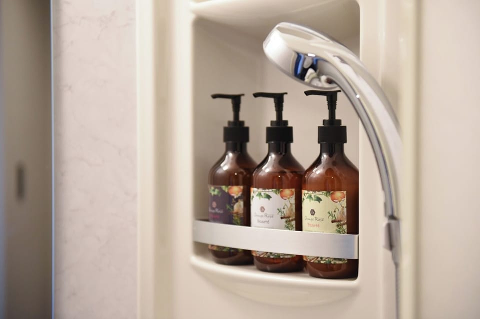 Bathroom amenities