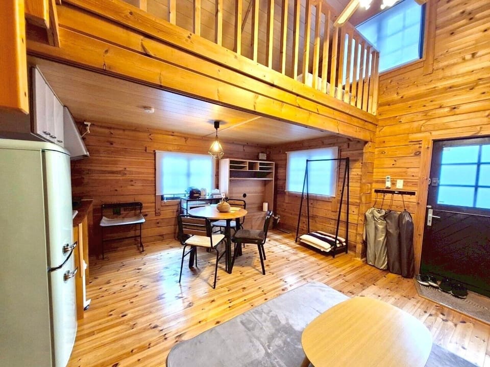 Living/dining room