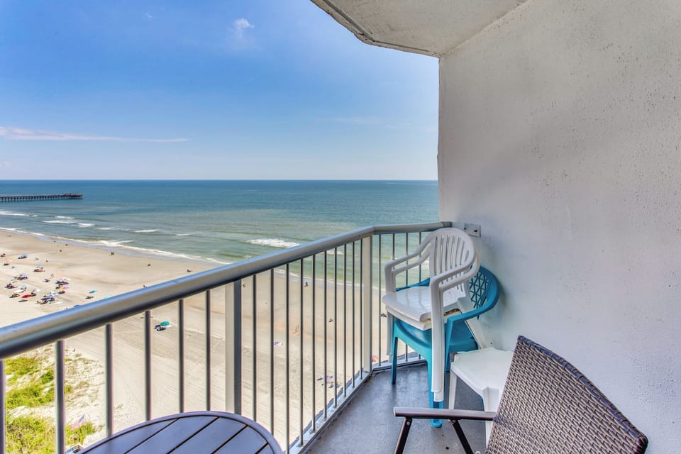 Private Balcony | Single-Story Unit | 14th-Floor Studio | Elevator Access