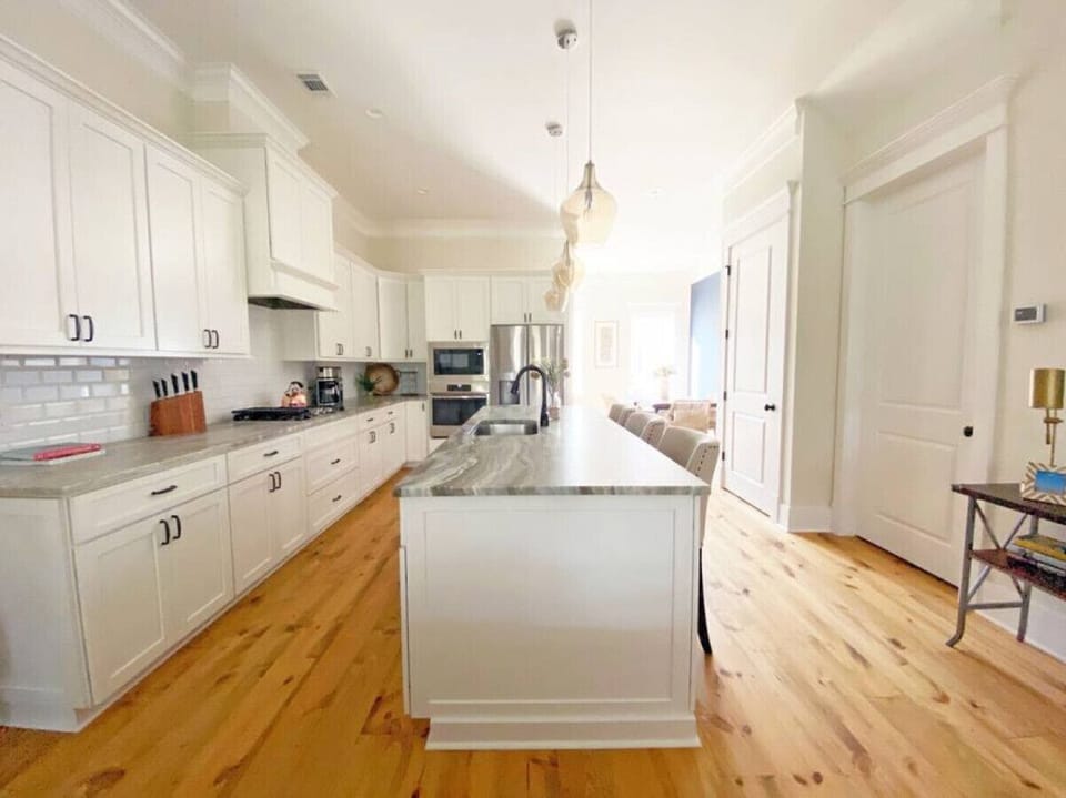 Full Kitchen 1 - Main House