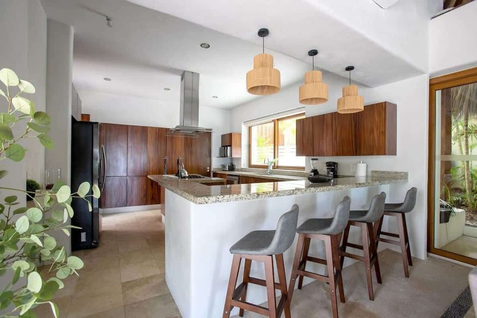 Enjoy a quick bite or prep your meals while seated in this convenient breakfast spot.