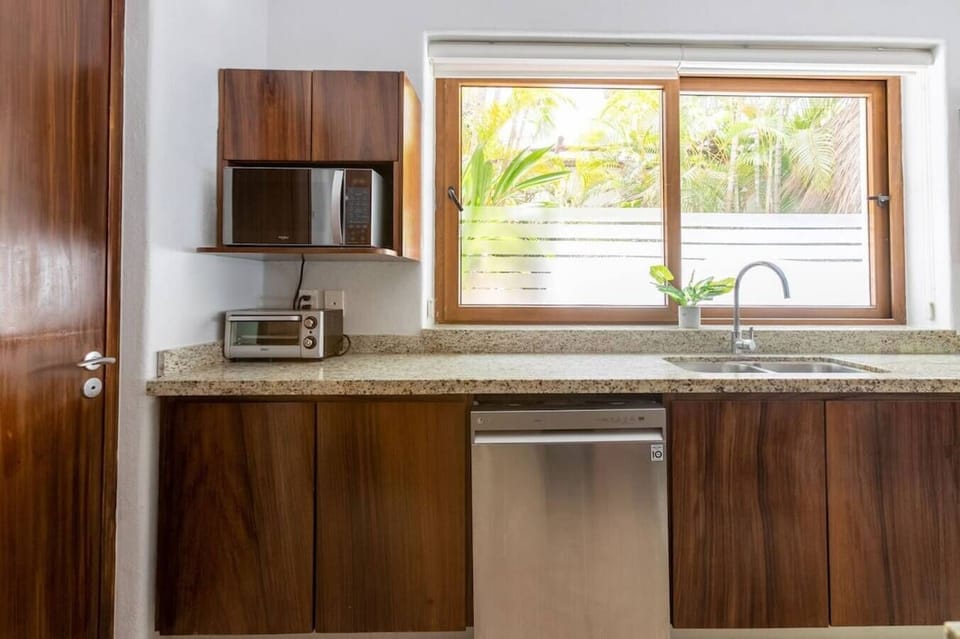 Prep like a pro – ample counters give you room to cook and organize with ease.