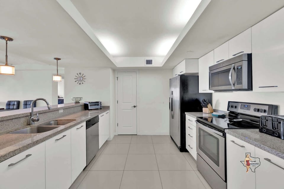 Fully equipped kitchen with everything needed to prepare a meals at home.
