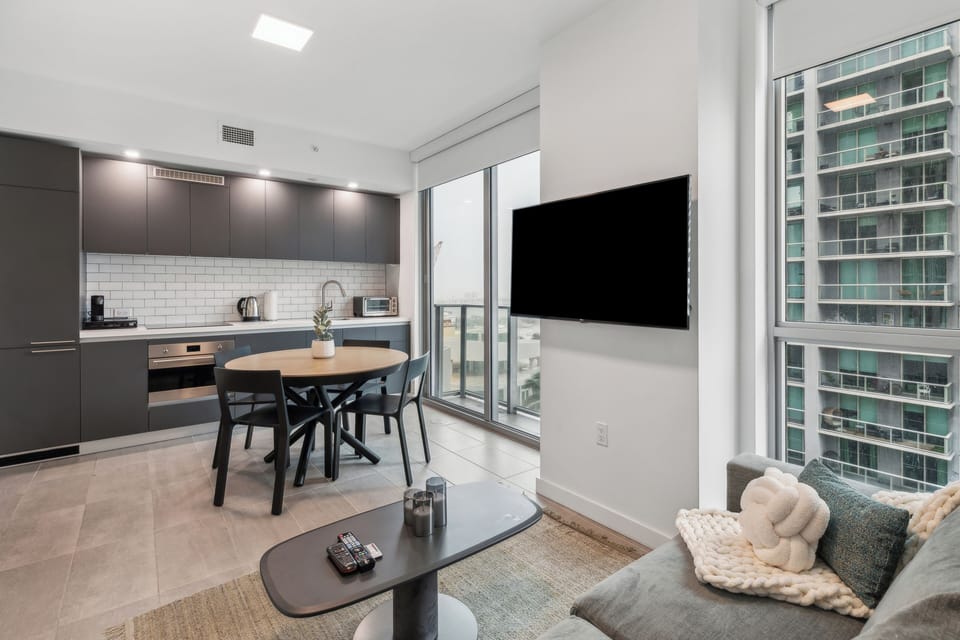 Livingroom & Kitchen
