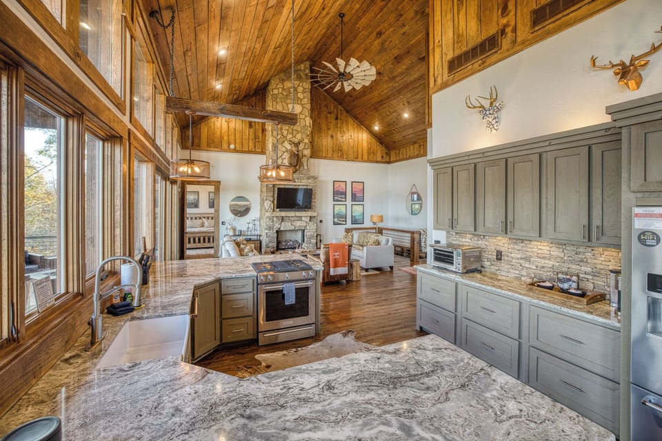 Create an enjoyable meal in our fully stocked gourmet kitchen!
