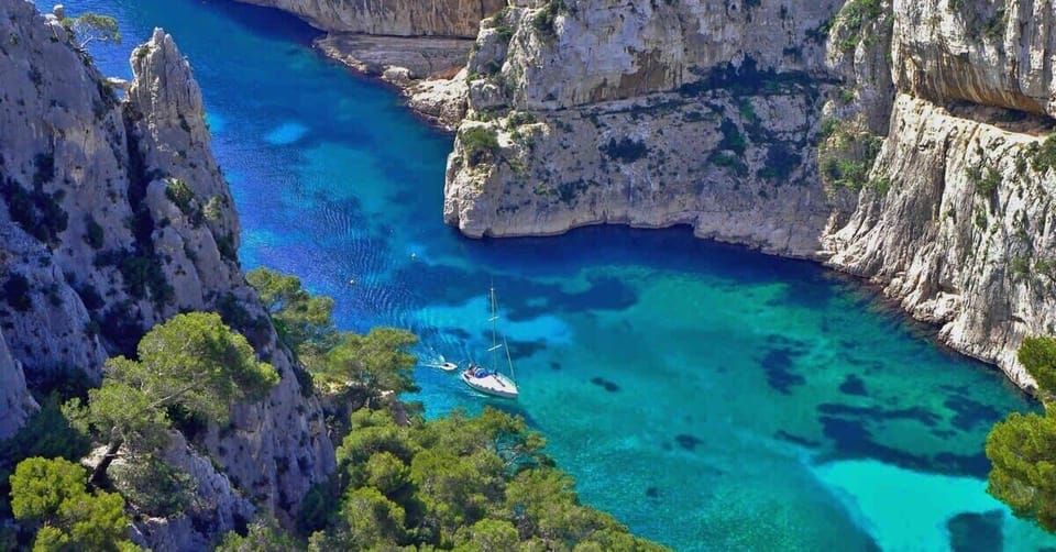 Les calanques de Marseille et Cassis, a 20 minutes en voiture 