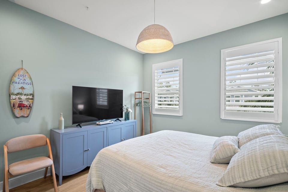 Second bedroom queen