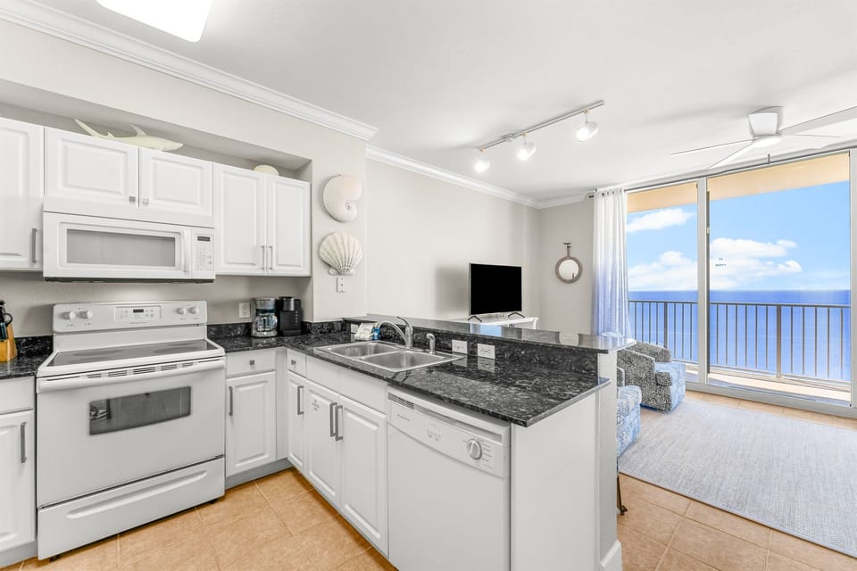 Fully Stocked Kitchen. Includes Keurig and 12 Cup Coffee Machine