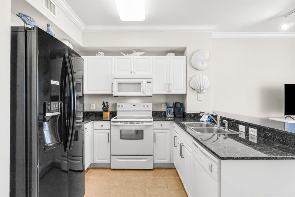 Fully Stocked Kitchen. Includes Keurig and 12 Cup Coffee Machine