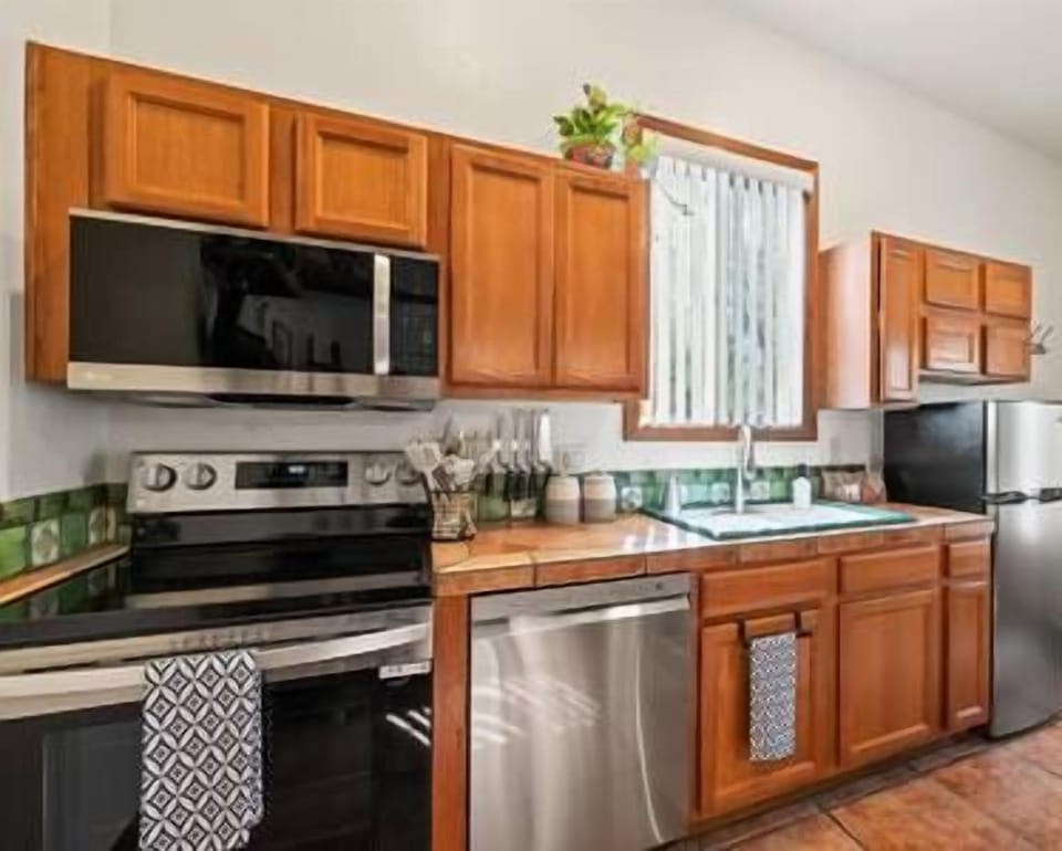Full Kitchen