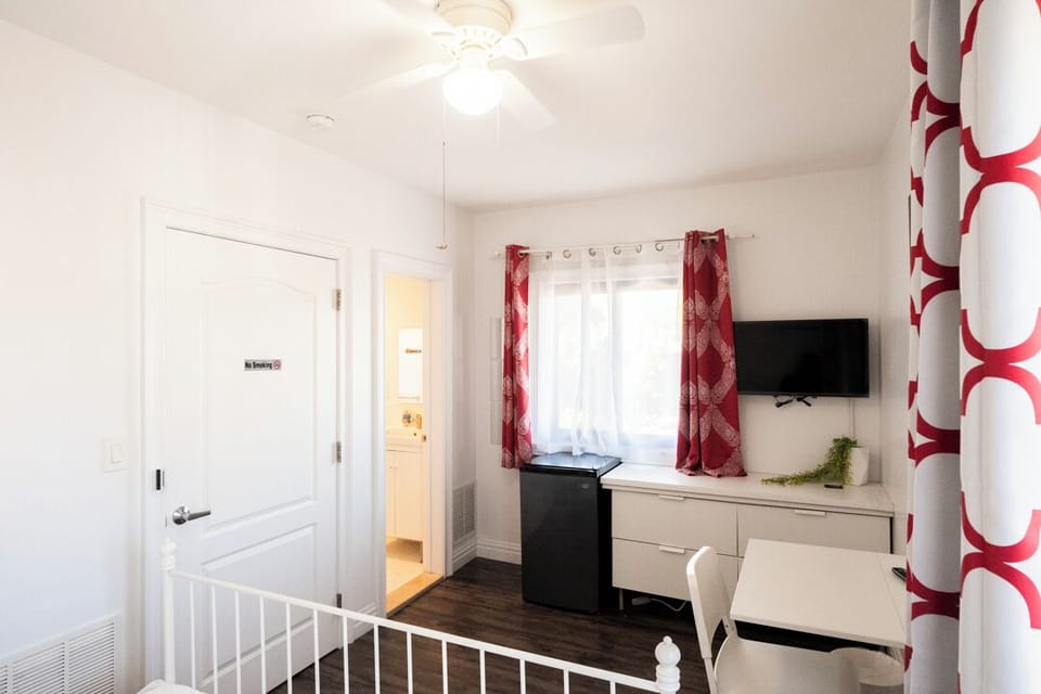 Cozy Suite with Adjoining Bathroom