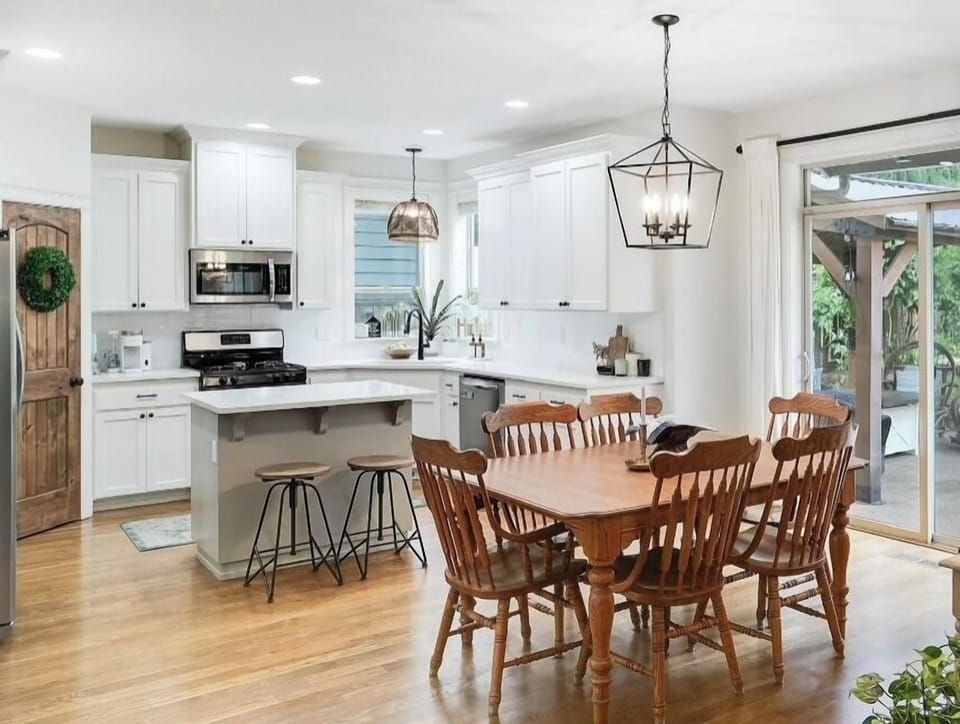 Dining/kitchen 