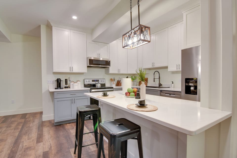 Kitchen | Free WiFi | Central Air Conditioning/Heat
