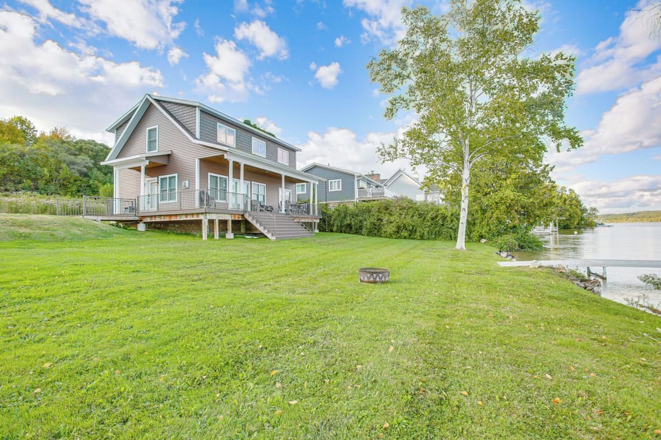 Lake Leelanau Vacation Rental | 5BR | 2.5BA | 2,000 Sq Ft | 3 Steps to Enter
