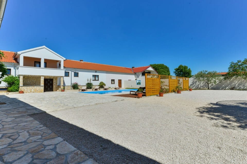 Holiday Home Swimming Pool