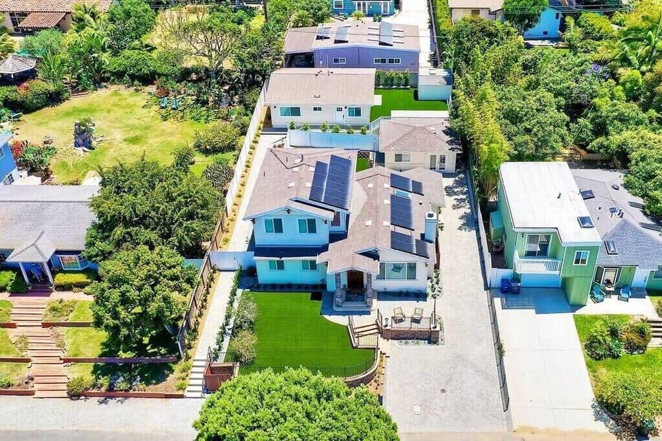 Brand New Construction. very large property on a quiet street. 5 min drive to the beach. 