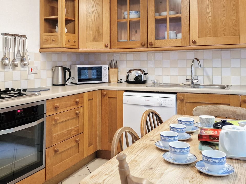 Kitchen/diner | Beachcomber Cottage, Beer