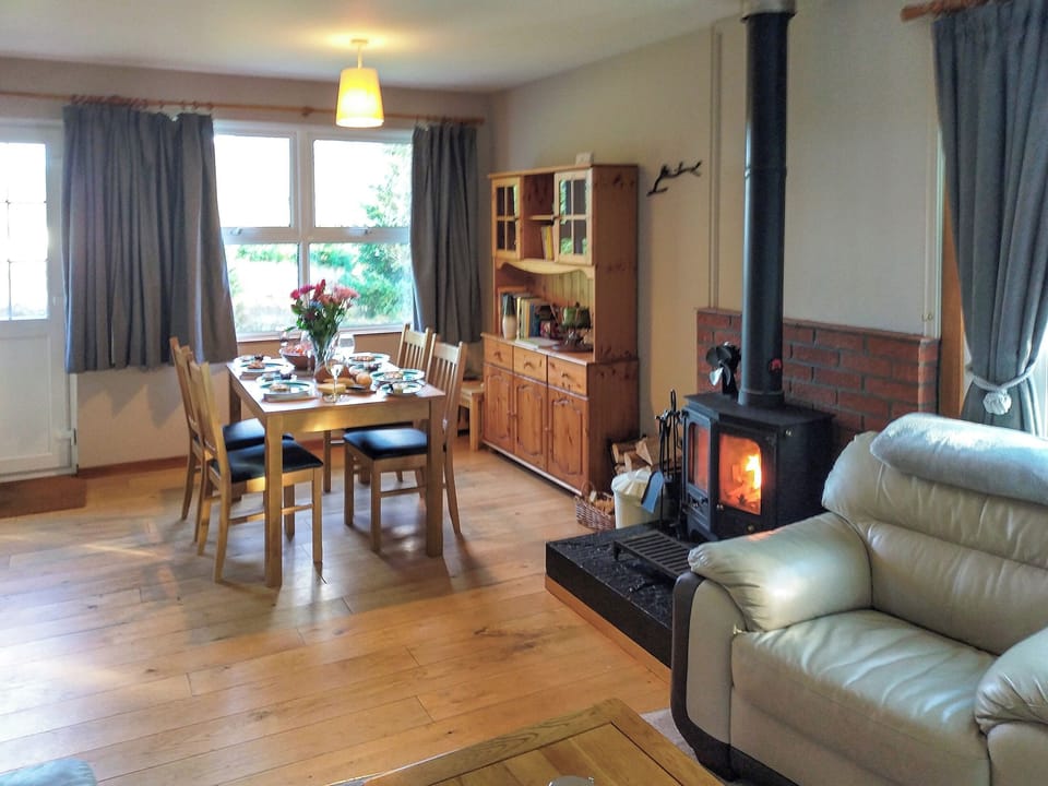 Living room/dining room | Pine Cottage, Killin