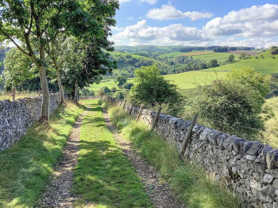 Surrounding area | Monk&rsquo;s Memories - Monks Retreat, Tideswell, near Buxton