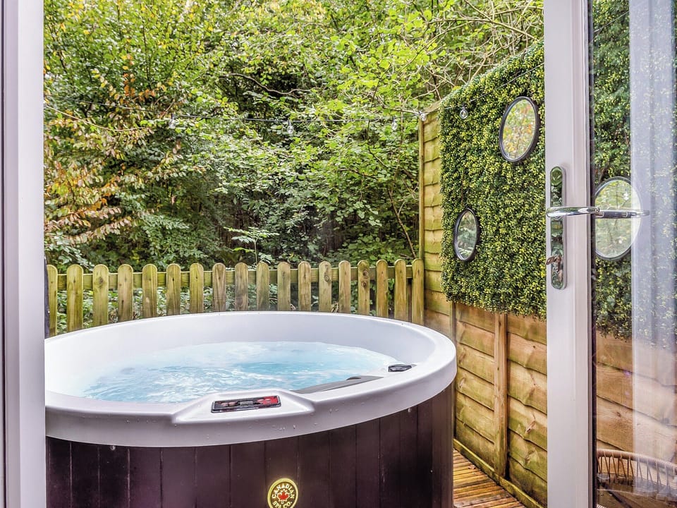 Hot tub | Retreat - Reeves Estate, Battle