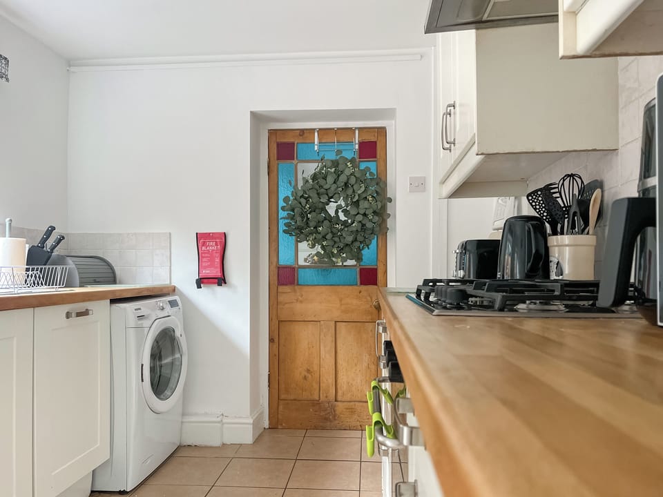 Kitchen | Taff&rsquo;s Well Cottage, Taff&rsquo;s Well, near Cardiff