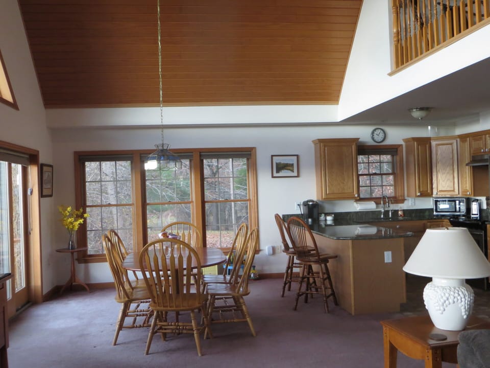 dining/kitchen