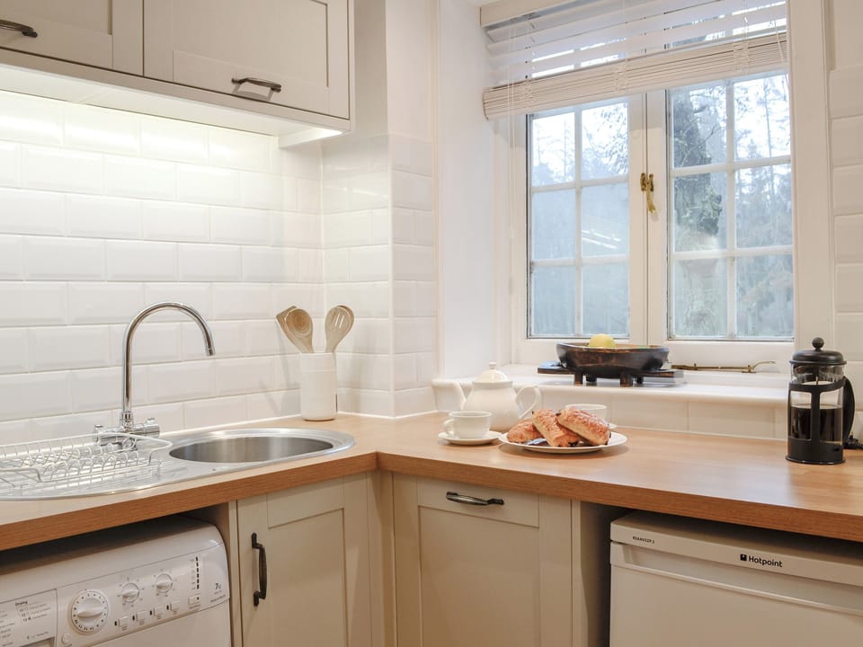 Kitchen | The Stable - Ardblair Castle Cottages, Blairgowrie