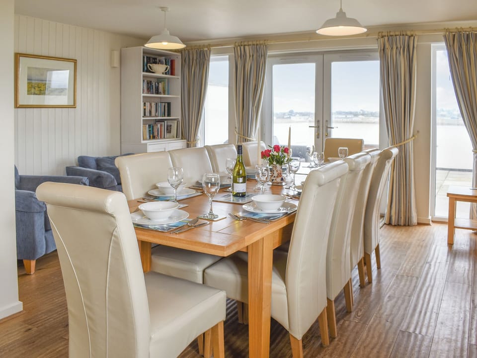 Dining room | Craig Llydan, Rhosneigr