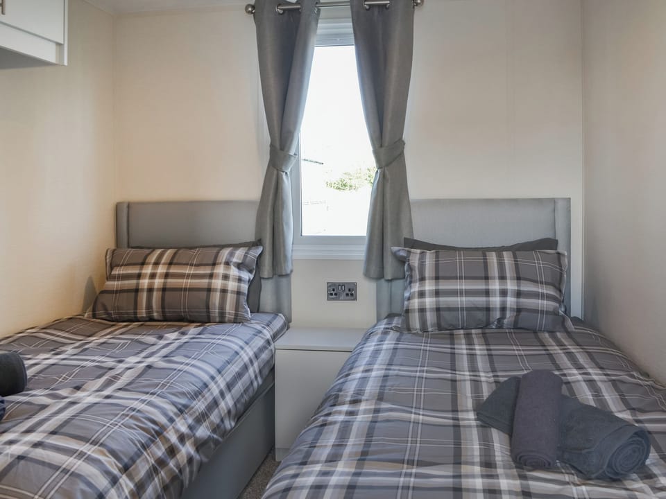 Twin bedroom | Lodge 42 - Bridlington Holiday Park - Bridlington Holiday Park, Carnaby, near Bridlington