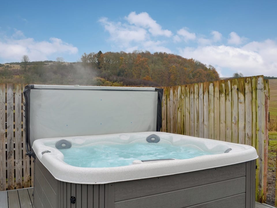 Hot tub | Woodside Farmhouse, Blairgowrie