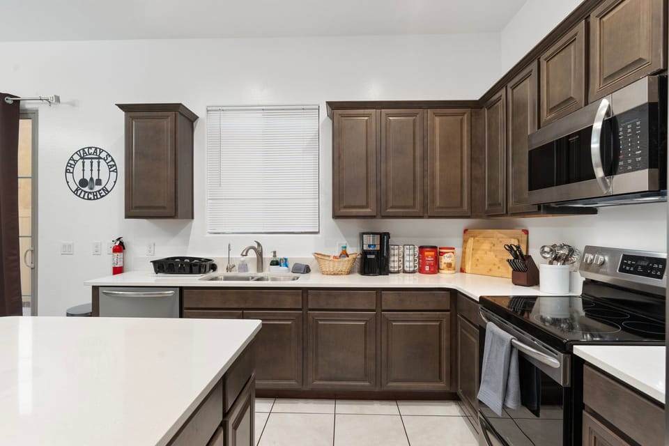 Cook up family favorites in our full kitchen with great essential cookware's!