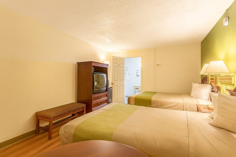 Spread out your luggage and enjoy extra space to unwind.