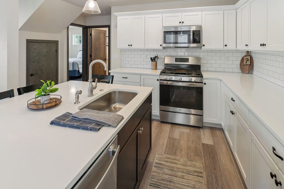 Fully appointed kitchen with everything you need