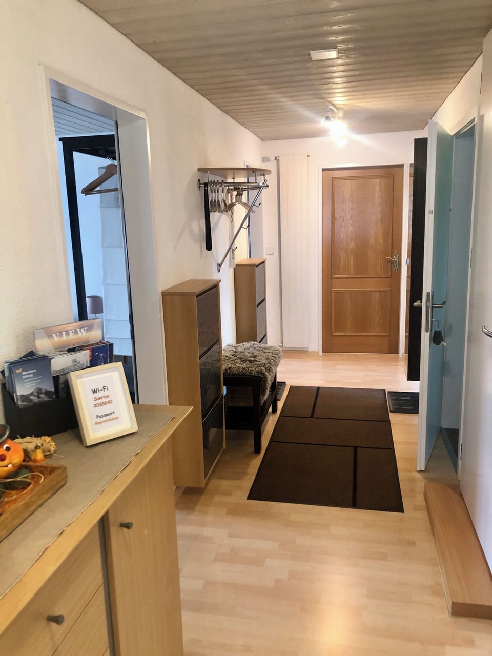 Hallway to the bedrooms and bathrooms 