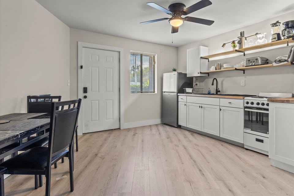 Kitchen and dining area 