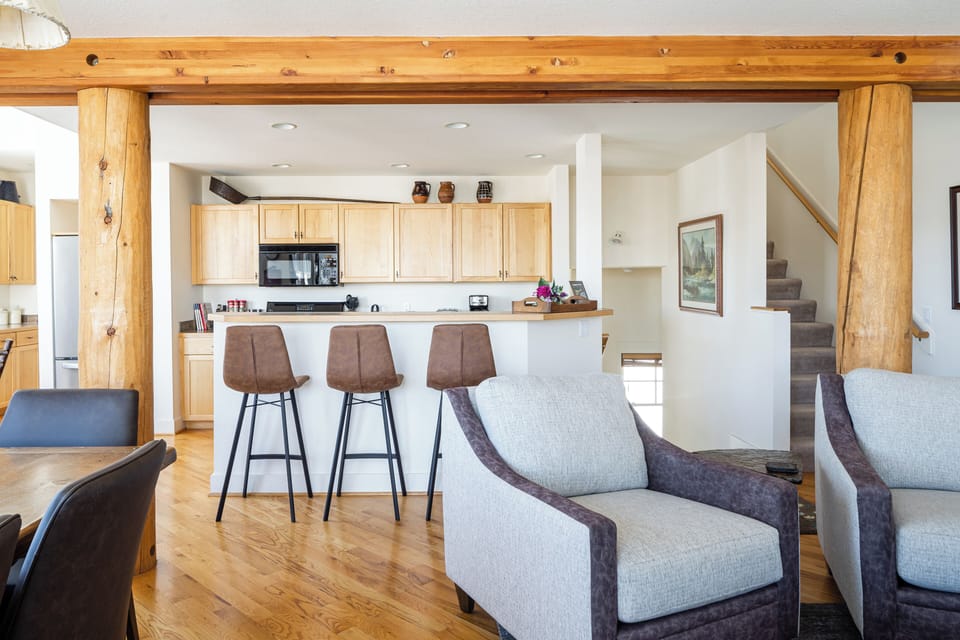 Kitchen Bar Area