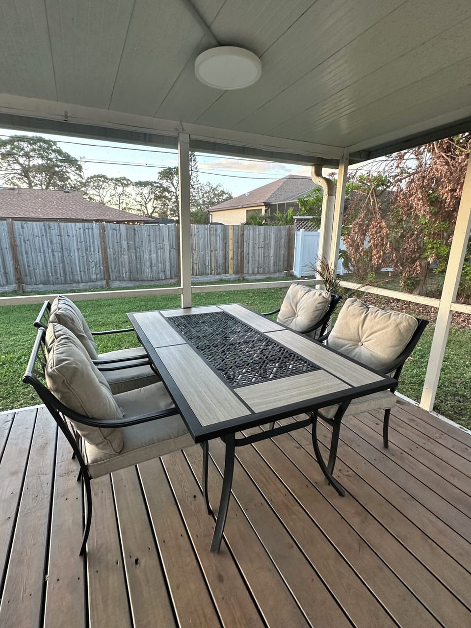 Outdoor dining