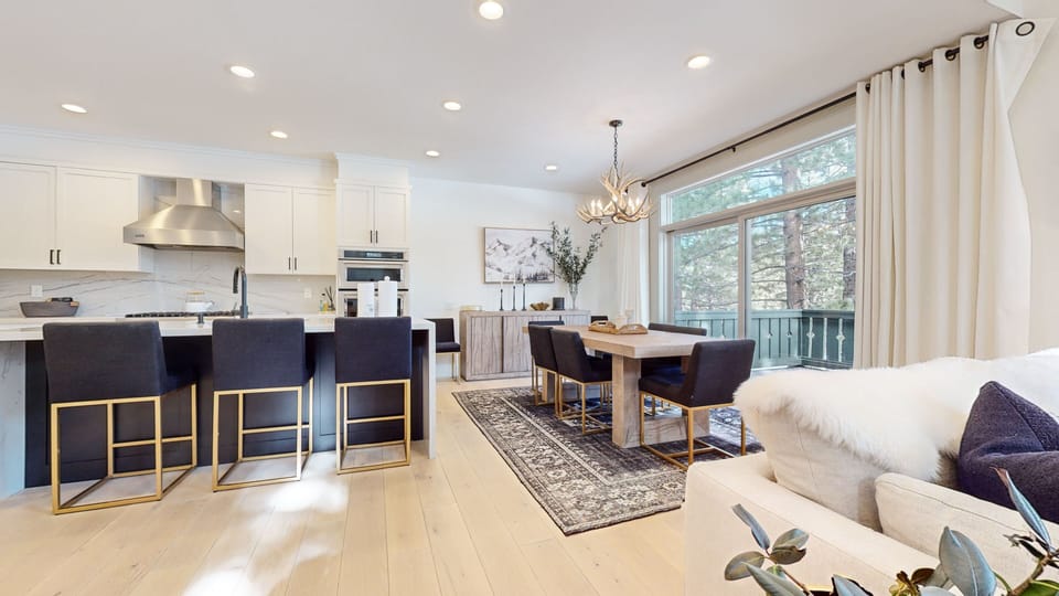 Home Decor, Dining Room, Dining Table, Furniture, Indoors