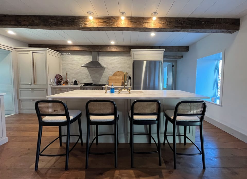 Full breakfast bar in the kitchen