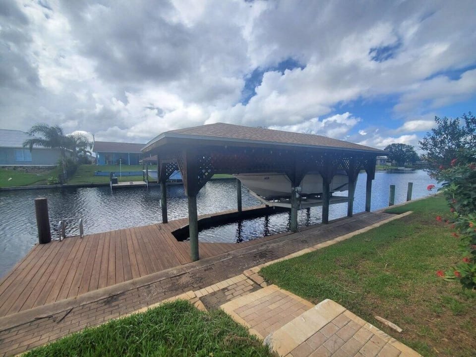 Salt Water Canal - Private Dock