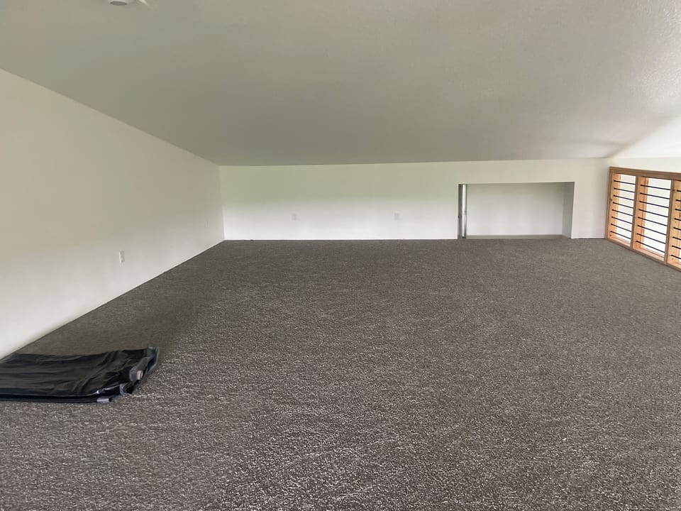 Loft space that you can sleep more people on air beds