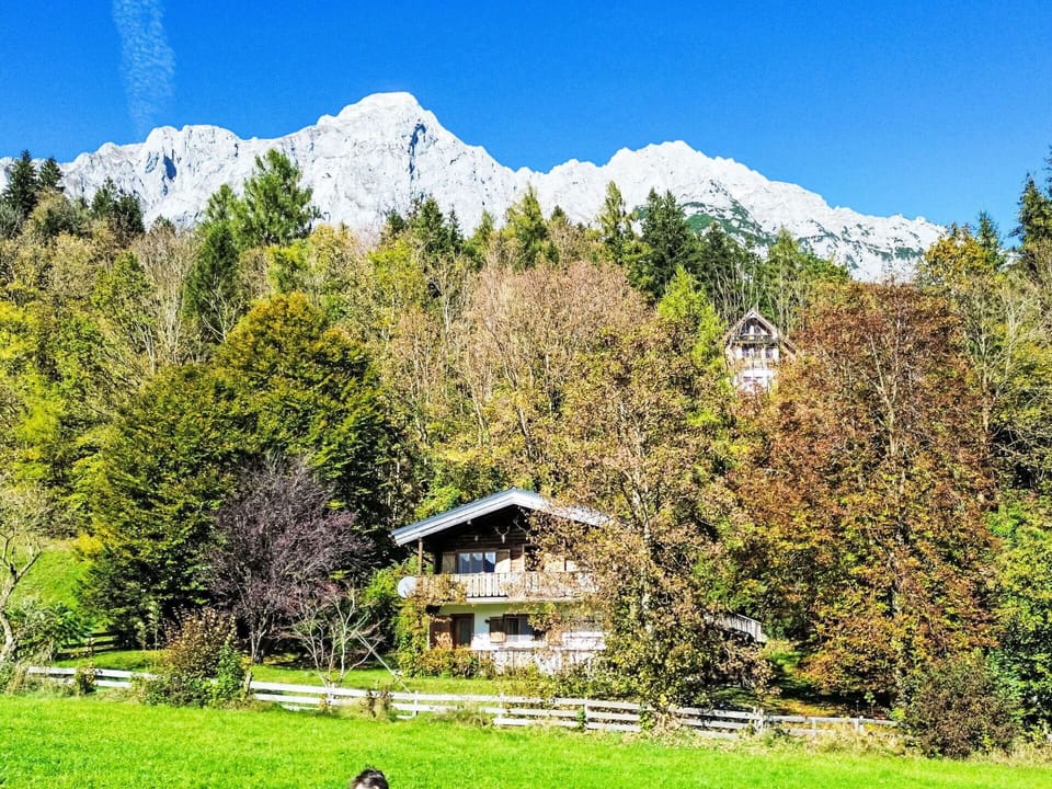 Sky, Plant, Mountain, Leaf, Nature, Green, Natural Landscape, Building, Tree, Snow