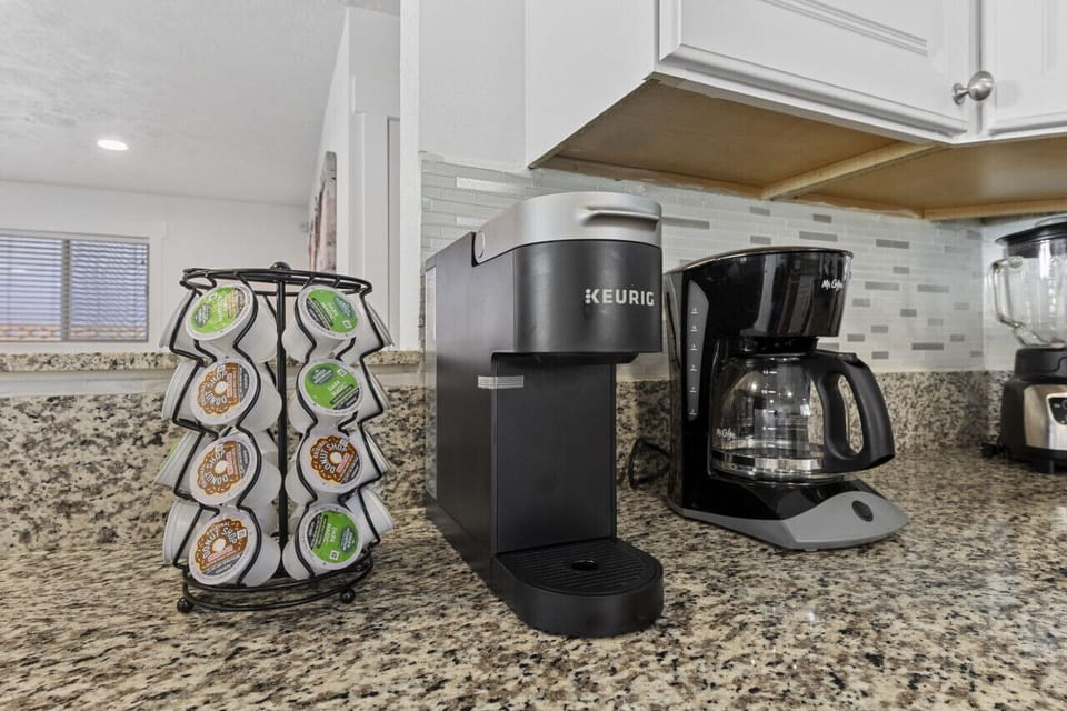 we offer the best of both worlds when it comes to coffee. You can enjoy the convenience of a Keurig coffee machine with complimentary coffee pods, as well as the rich flavor of a drip coffee machine with fresh ground coffee. Whether you prefer the ease of